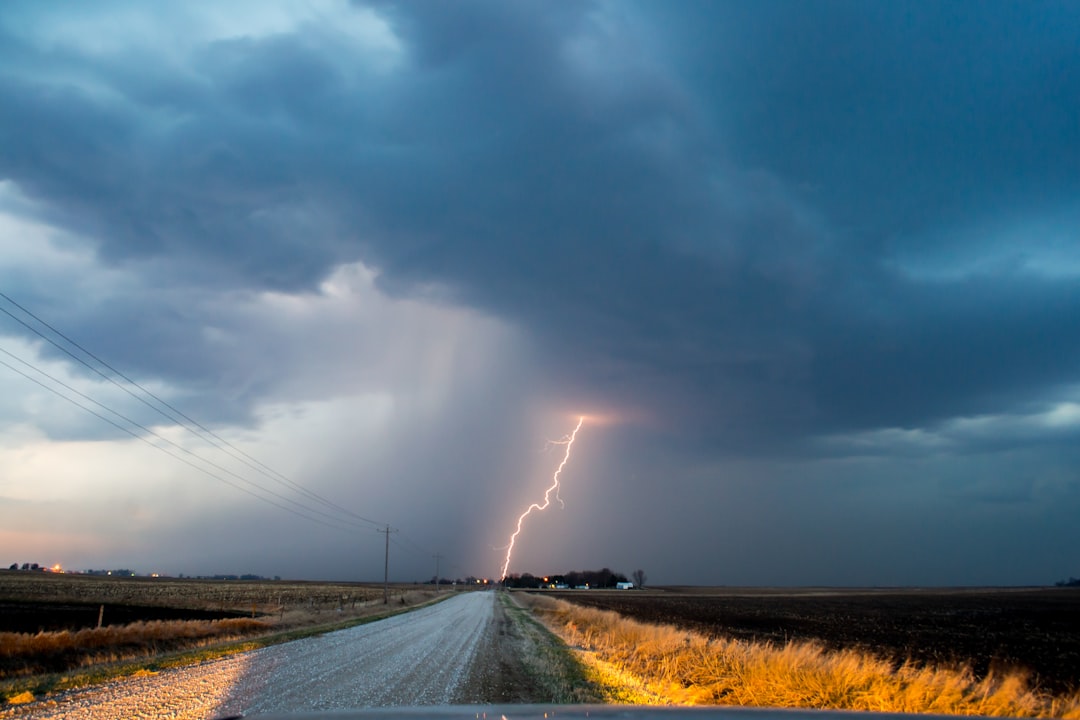 Photo Brain with lightning bolt