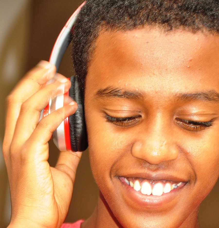 Photo "listen to music to earn money"