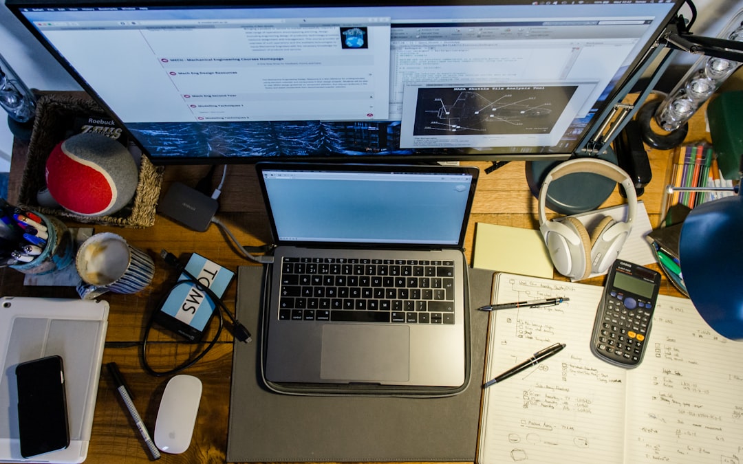 Photo Messy desk